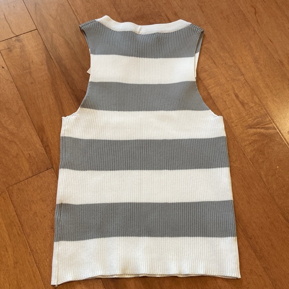 Women's Summer Knit Striped Tank Tops - Picture 3 of 3